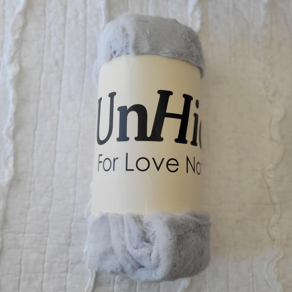 UnHide Lil Marsh Blanket Faux Fur Silver 50x60 For The Love Not Fur Blanket NWT